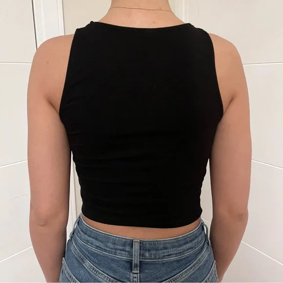 Basic Black Crop Top - Picture 2 of 3